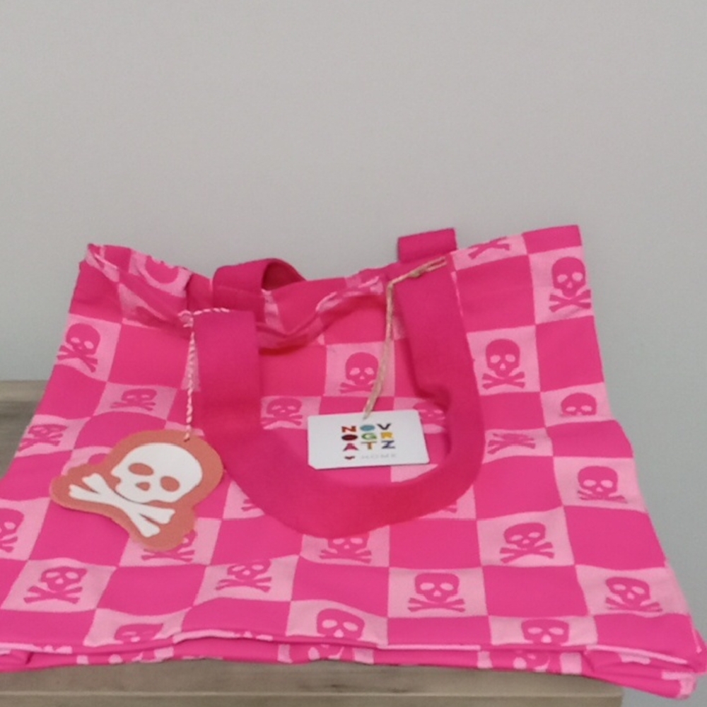 Novogratz Pink Skull Canvas Tote ☠️☠️☠️☠️☠️🩷🩷🩷🩷
